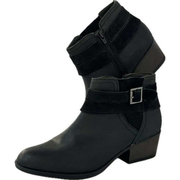 Clarks Adreena Show Black Leather Side Zip Buckle Comfort Ankle Bootie Women 6 - Picture 2 of 13